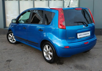 Подержанный автомобиль Nissan Note 2007 года (8 фото)