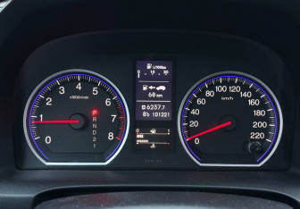 Подержанный автомобиль Honda CR-V 2010 года (12 фото)