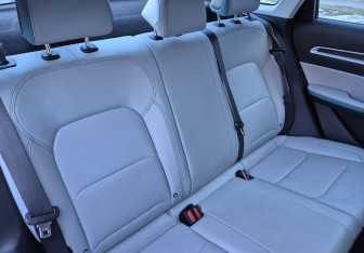 Подержанный автомобиль Geely Emgrand 2023 года (11 фото)