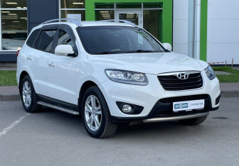 Подержанный автомобиль Hyundai Santa Fe 2011 года (3 фото)
