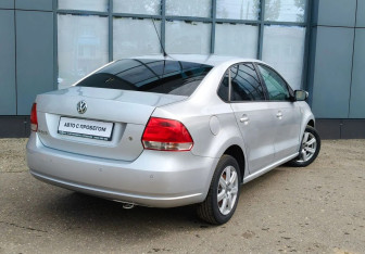 Подержанный автомобиль Volkswagen Polo Sedan 2011 года (6 фото)