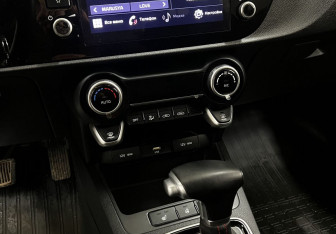 Подержанный автомобиль Kia Rio Sedan 2021 года (14 фото)