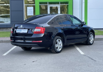 Подержанный автомобиль Skoda Octavia Liftback 2016 года (5 фото)