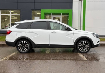 Подержанный автомобиль LADA (ВАЗ) Vesta Wagon 2020 года (4 фото)