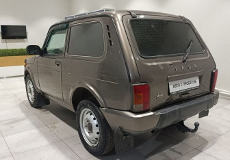 Подержанный автомобиль LADA (ВАЗ) 2121 (4x4) 2017 года (8 фото)