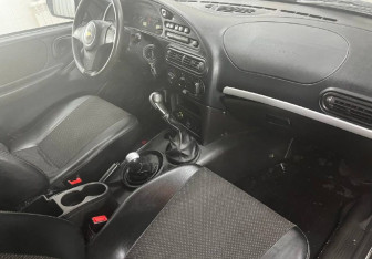 Подержанный автомобиль Chevrolet Niva 2012 года (10 фото)