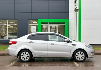 Подержанный автомобиль Kia Rio Sedan 2014 года (8 фото)