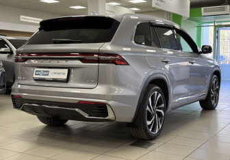 Подержанный автомобиль Geely Monjaro 2023 года (5 фото)