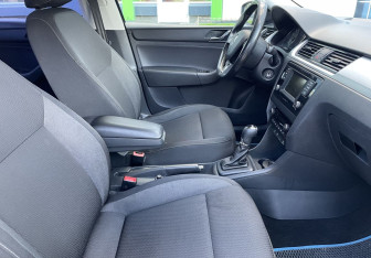 Подержанный автомобиль Skoda Rapid Liftback 2015 года (9 фото)