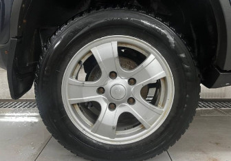 Подержанный автомобиль Chevrolet Niva 2012 года (15 фото)