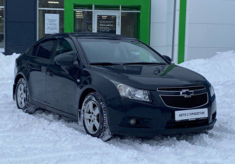 Подержанный автомобиль Chevrolet Cruze Sedan 2011 года (3 фото)