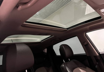 Подержанный автомобиль Hyundai ix35 2012 года (15 фото)