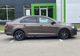 Подержанный автомобиль Skoda Rapid Liftback 2018 года (4 фото)