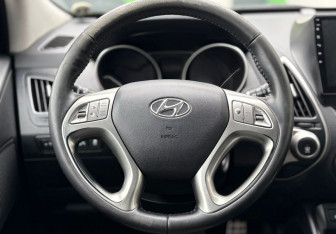 Подержанный автомобиль Hyundai ix35 2011 года (12 фото)