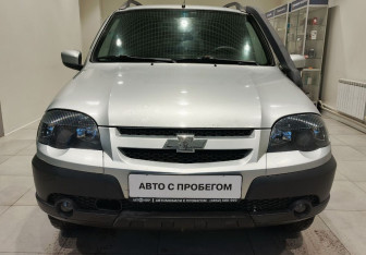 Подержанный автомобиль Chevrolet Niva 2017 года (3 фото)