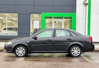 Подержанный автомобиль Daewoo Gentra Sedan 2013 года (8 фото)