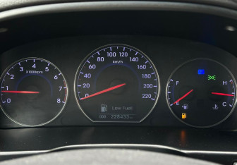 Подержанный автомобиль Hyundai Santa Fe 2012 года (13 фото)