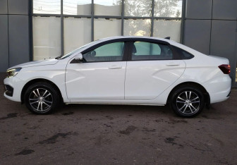Подержанный автомобиль LADA (ВАЗ) Vesta Sedan 2023 года (6 фото)