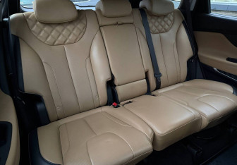 Подержанный автомобиль Hyundai Santa Fe 2021 года (11 фото)