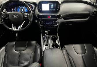 Подержанный автомобиль Hyundai Santa Fe 2018 года (10 фото)