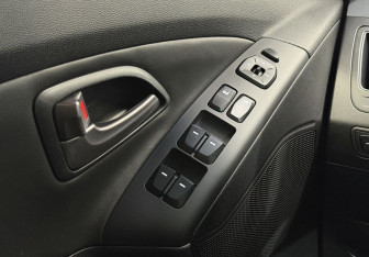 Подержанный автомобиль Hyundai ix35 2013 года (15 фото)