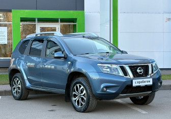 Подержанный автомобиль Nissan Terrano 2014 года (3 фото)