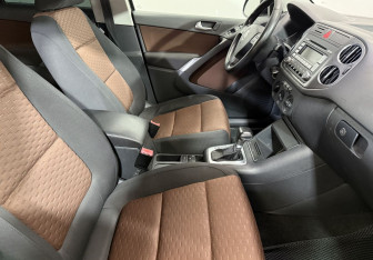 Подержанный автомобиль Volkswagen Tiguan 2008 года (10 фото)