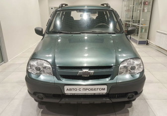 Подержанный автомобиль Chevrolet Niva 2012 года (2 фото)