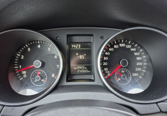 Подержанный автомобиль Volkswagen Golf Hatchback 2012 года (13 фото)