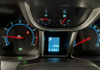 Подержанный автомобиль Chevrolet Orlando 2012 года (12 фото)