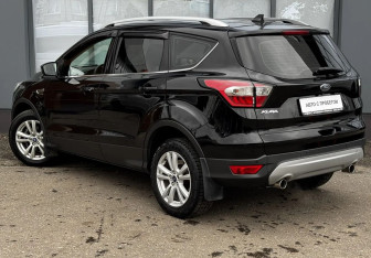 Подержанный автомобиль Ford Kuga 2019 года (4 фото)