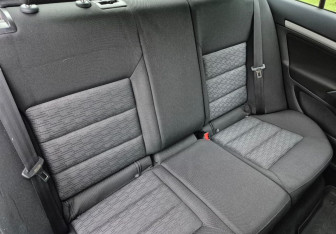 Подержанный автомобиль Skoda Octavia Liftback 2012 года (11 фото)