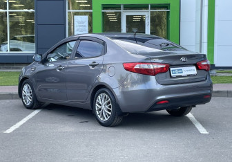 Подержанный автомобиль Kia Rio Sedan 2013 года (7 фото)