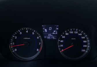 Подержанный автомобиль Hyundai Solaris Sedan 2013 года (13 фото)