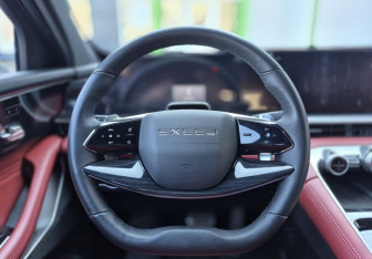 Подержанный автомобиль Exeed RX 2023 года (11 фото)