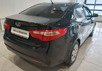 Подержанный автомобиль Kia Rio Sedan 2013 года (5 фото)