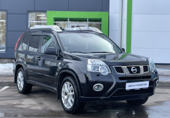 Подержанный автомобиль Nissan X-Trail 2011 года (3 фото)