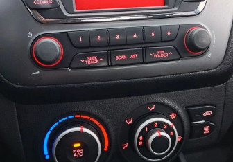 Подержанный автомобиль Kia Rio Sedan 2013 года (12 фото)