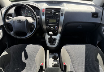 Подержанный автомобиль Hyundai Tucson 2008 года (9 фото)