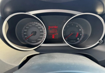 Подержанный автомобиль Mitsubishi Outlander 2007 года (12 фото)