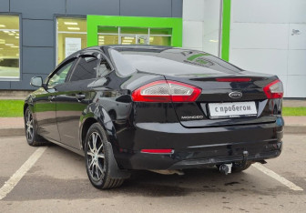 Подержанный автомобиль Ford Mondeo Sedan 2013 года (7 фото)