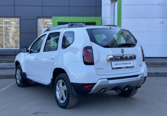 Подержанный автомобиль Renault Duster 2017 года (7 фото)