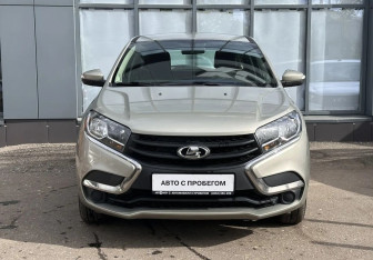 Подержанный автомобиль LADA (ВАЗ) XRAY 2017 года (3 фото)