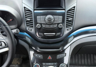 Подержанный автомобиль Chevrolet Orlando 2014 года (15 фото)