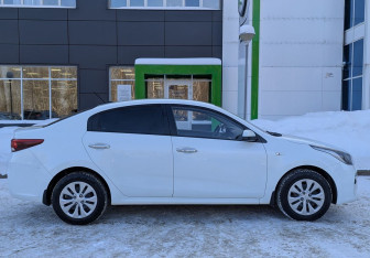 Подержанный автомобиль Kia Rio Sedan 2018 года (4 фото)
