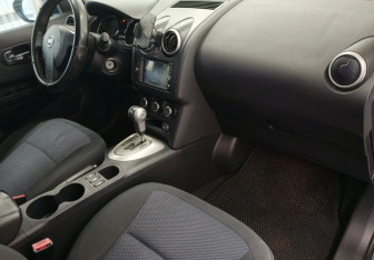 Подержанный автомобиль Nissan Qashqai 2011 года (11 фото)