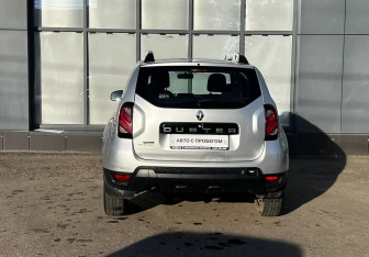 Подержанный автомобиль Renault Duster 2018 года (6 фото)