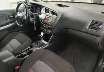 Подержанный автомобиль Kia Ceed Wagon 2015 года (11 фото)