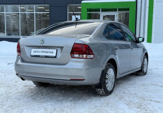 Подержанный автомобиль Volkswagen Polo Sedan 2019 года (5 фото)