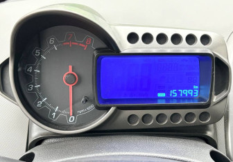 Подержанный автомобиль Chevrolet Aveo Sedan 2013 года (13 фото)